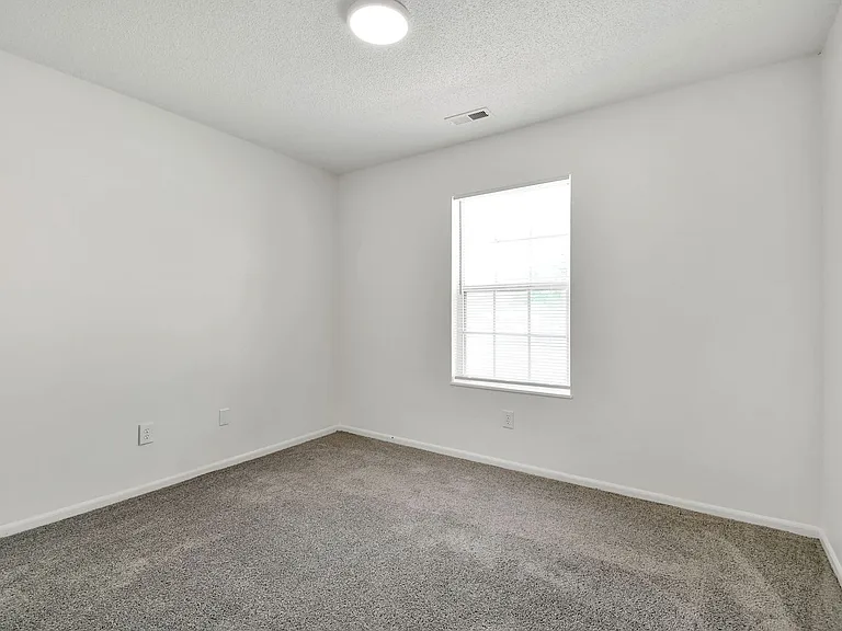 Coventry Apartments — Photo 67