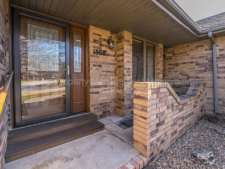 1868 S White Oak Ave — Photo 27