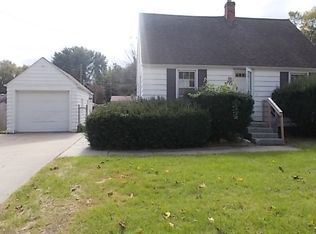 905 W Le Fevre Rd, Sterling, IL 61081