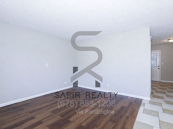 4th image of 320 Sprucewood Ct