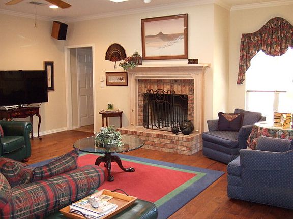 4th image of 2218 Wellington Ct