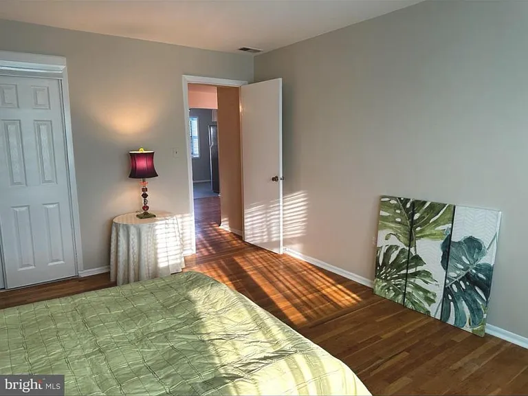 909 Silver Ct — Photo 8