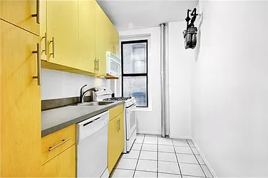 Rented by R New York