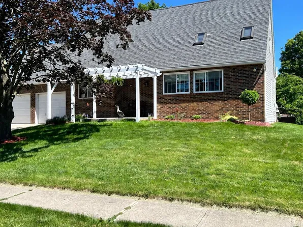 6378 Youngland Dr, Columbus, OH 43228