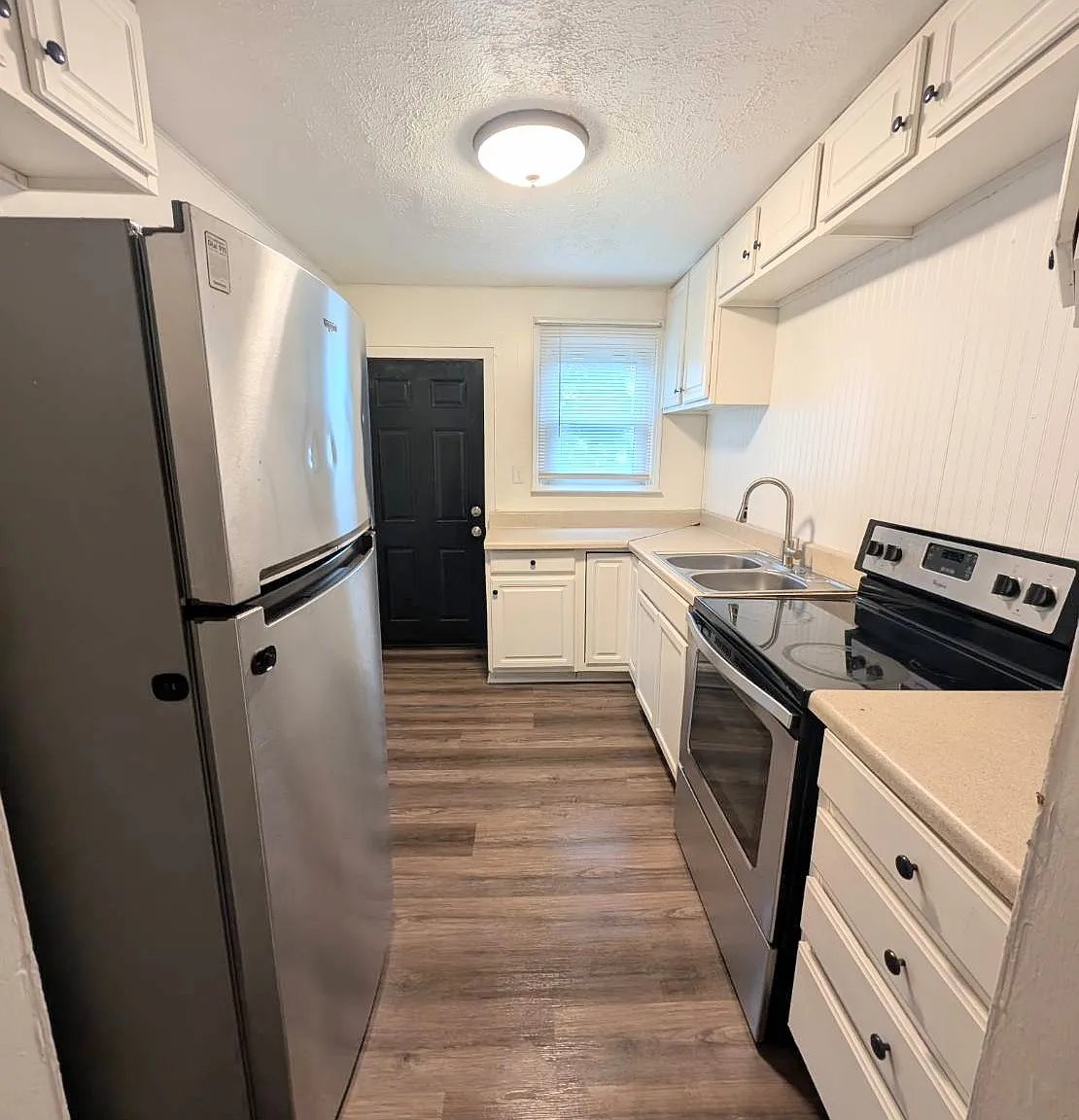 401 Amber St — Photo 4