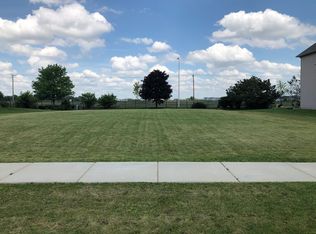 25746 W Meadowland Cir, Plainfield, IL 60585
