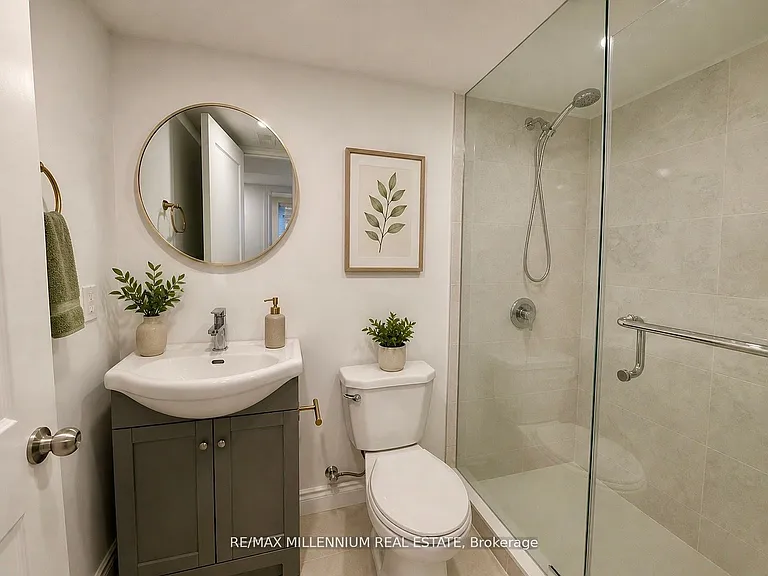 27 Telegraph Dr #LOWER — Photo 2