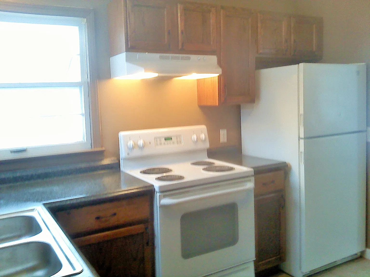 3 bed, 1.5 bath, 960 sqft, $1,685 — Photo 3