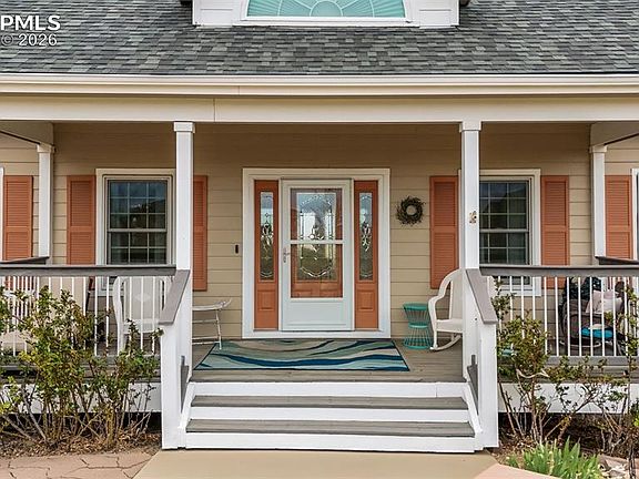 3rd image of 979 Pinehurst Ct