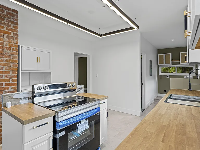 520 Smith St #2 — Photo 16