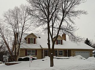 1832 Allen Dr, Geneva, IL 60134