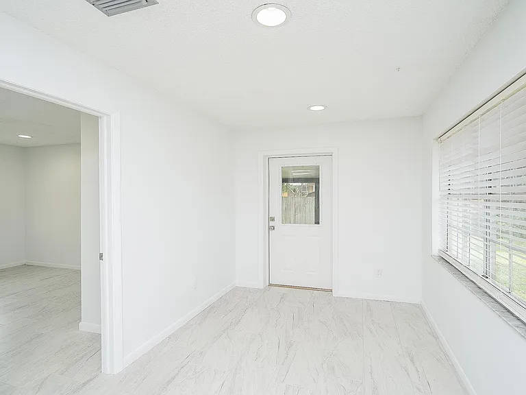 494 Romano St — Photo 30