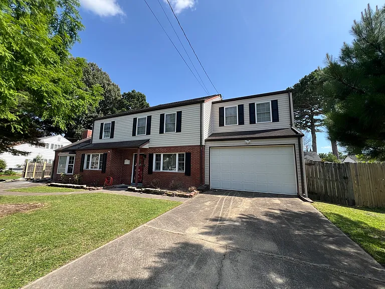 5817 N Ottawa Rd — Photo 2