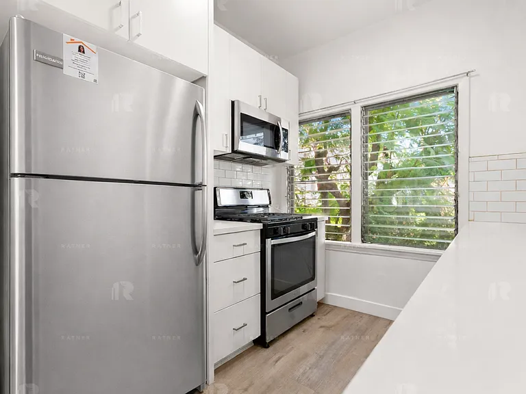 (El/Ga/Em:B) 414 N. Maple Drive — Photo 5