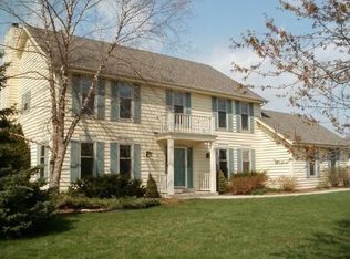 W263N2381 Deer Haven Dr, Pewaukee, WI 53072