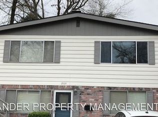 2882 NW Upshur St, Portland, OR 97210