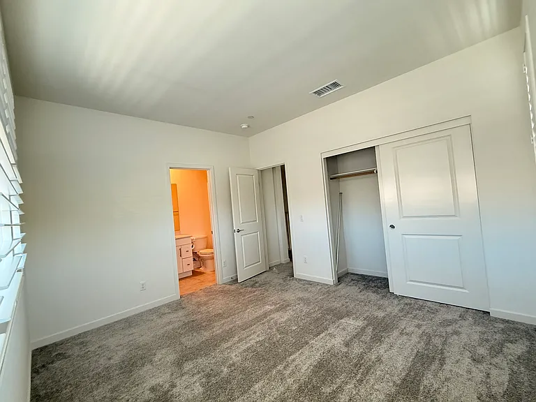 2622 E Scarlett Ln — Photo 38
