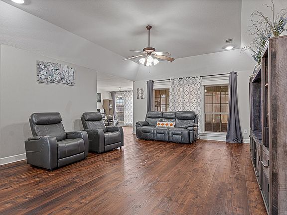 2nd image of 114 Cedar St