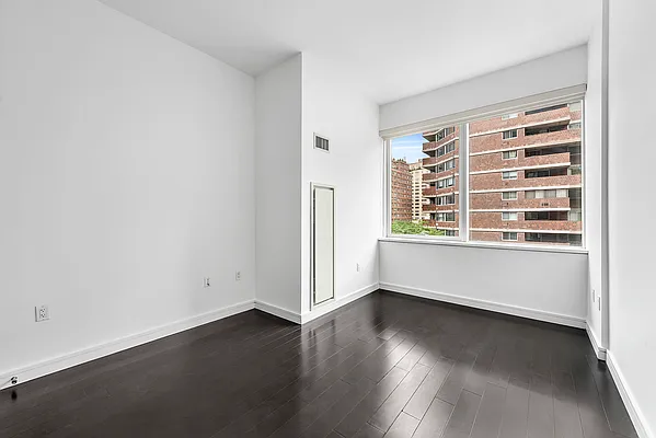 Sold by Compass | media 5