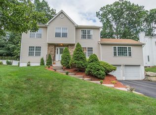 33 Sherbrook Dr, Rockaway, NJ 07866