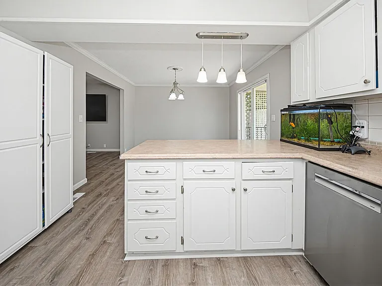 1429 Highland Dr — Photo 15