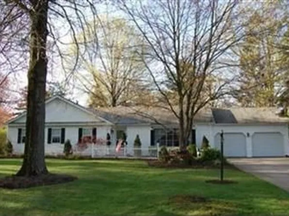 78 Clairhaven Rd, Hudson, OH 44236