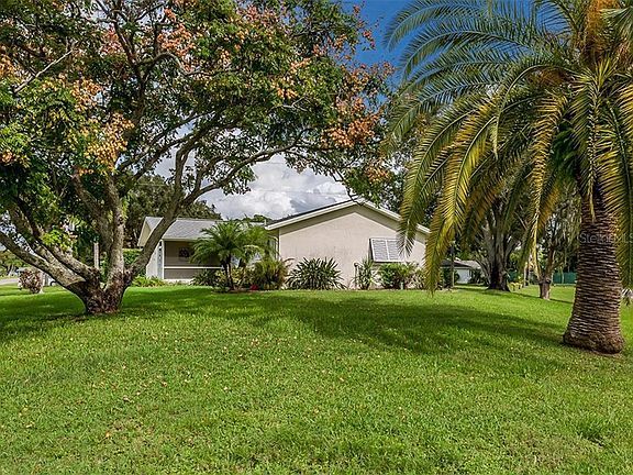 5th image of 1023 Osceola Blvd