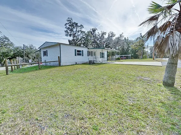 8271 S Lake Consuella Dr, Floral City, FL 34436