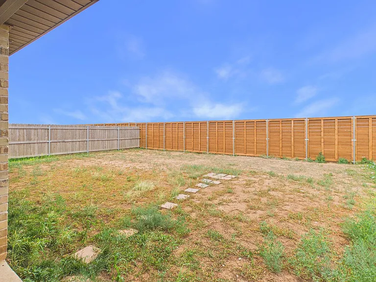 3102 Swenson St — Photo 21