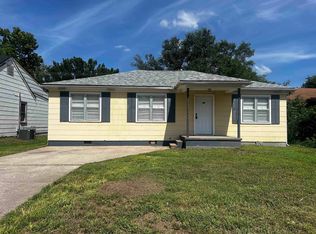 712 N 8th St, Arkansas City, KS 67005