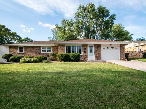 301 Jan Dr, Manteno, IL 60950
