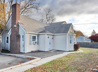 325 New Bridge Rd, Bergenfield, NJ 07621