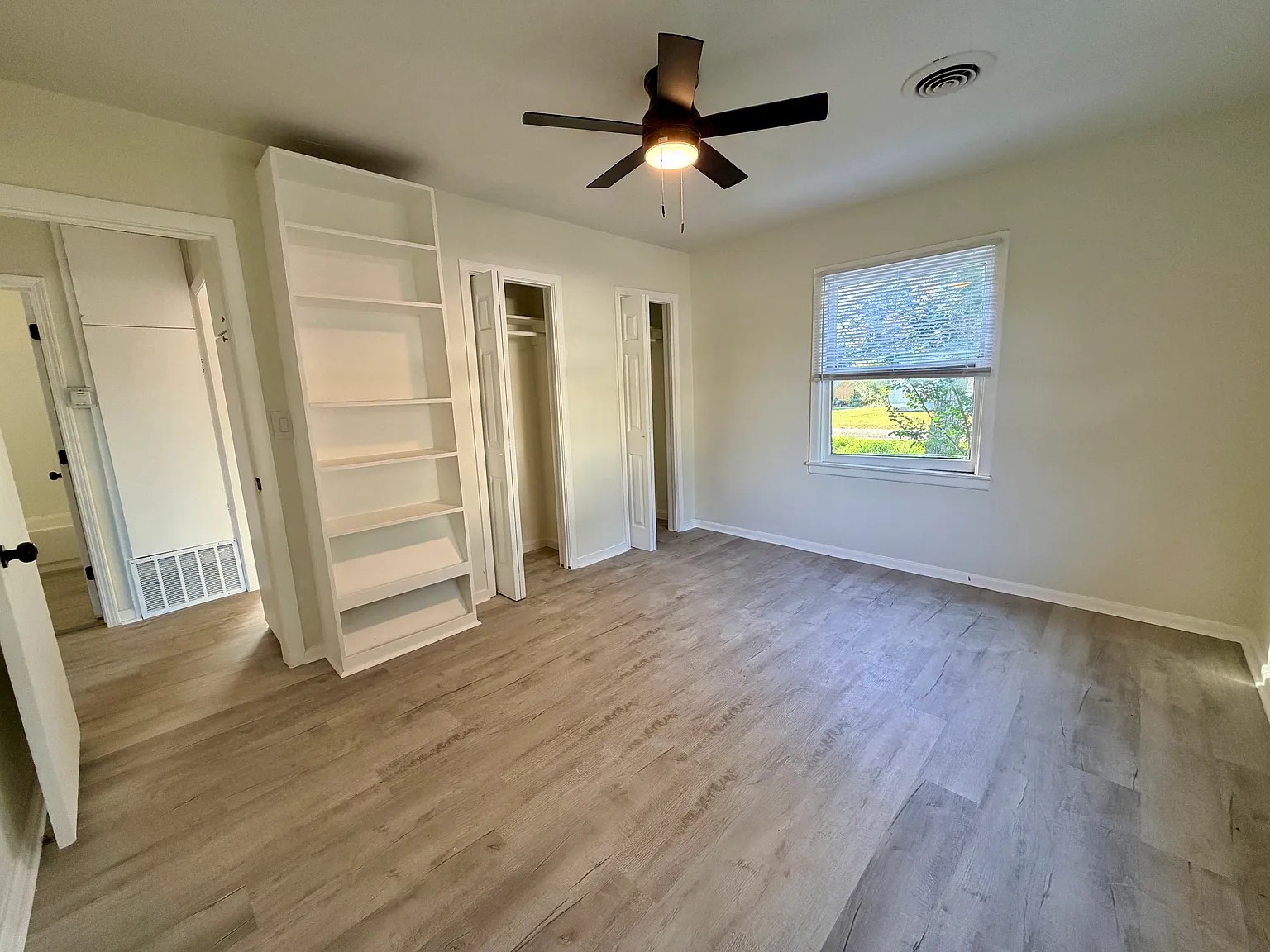 3 bed, 1119 sqft, $1,300 — Photo 4