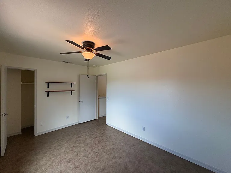 2104 N Mammoth Pl — Photo 18