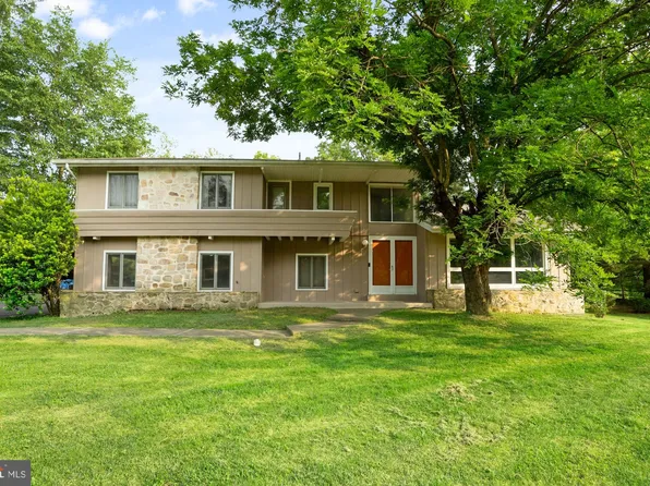 41 S Southwoods Ln, Doylestown, PA 18901