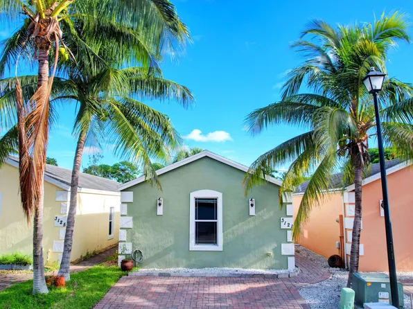 3121 Shelby Way, Palm Springs, FL 33461