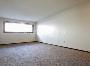 802 N 46th St #802/02, Omaha, NE 68132