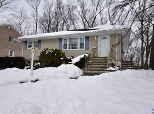 233 Rafkind Rd, Bloomingdale, NJ 07403