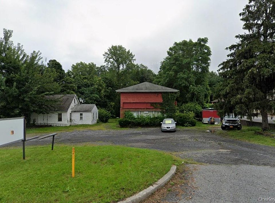 1st image of 303 Windsor Highway