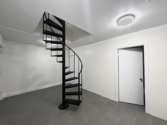 Rented by AZ REALTY NYC LLC | media 18