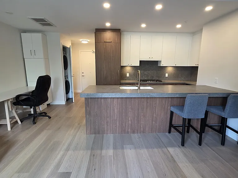 5005 Ash St #204 — Photo 6