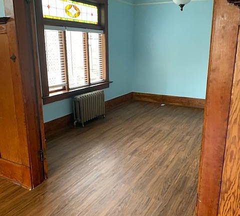 3rd image of 306 Esmond Ave #2805
