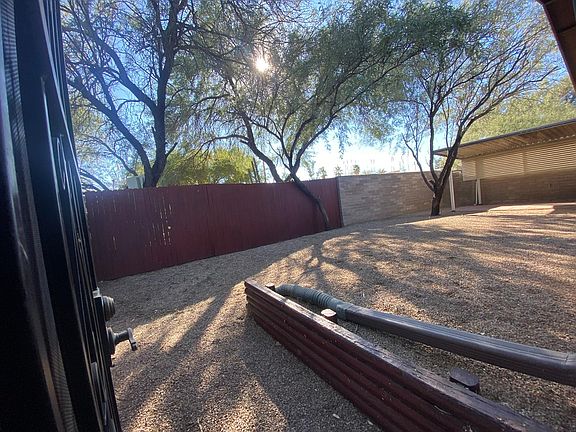 Front entrance to backyard