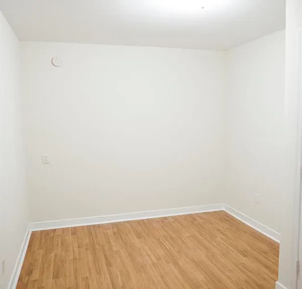 301 S Pine St #B — Photo 8