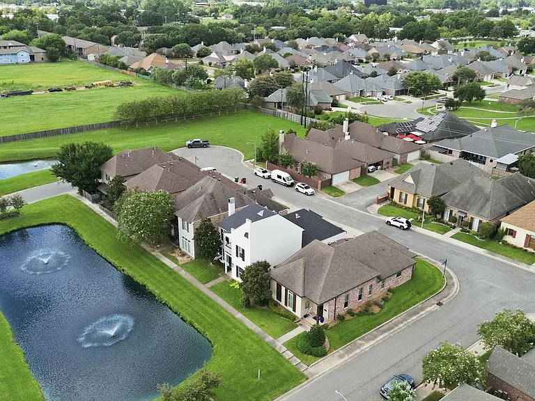 406 Harbor Bend Blvd — Photo 37