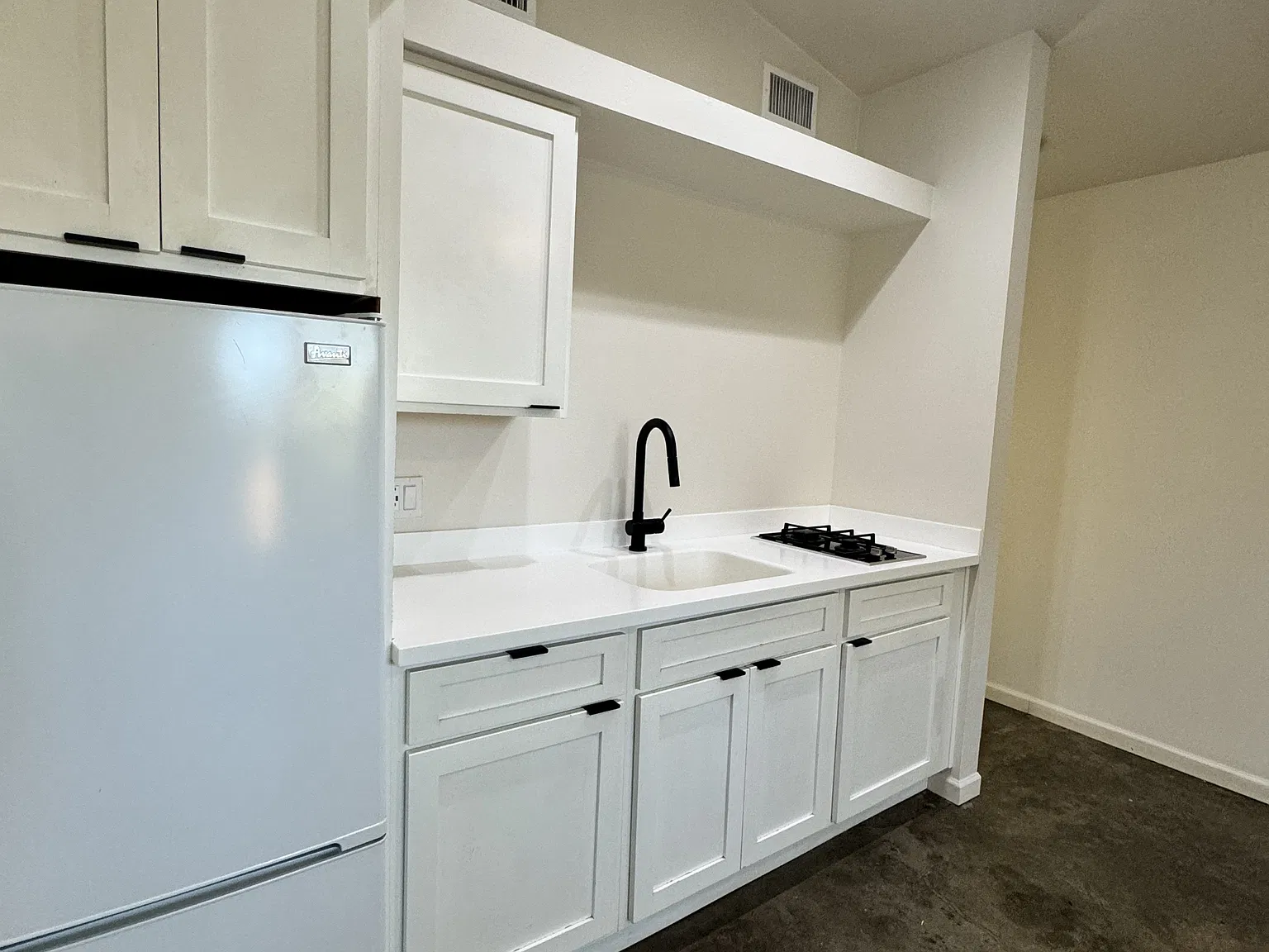 366 E. Weldon - GH — Photo 4