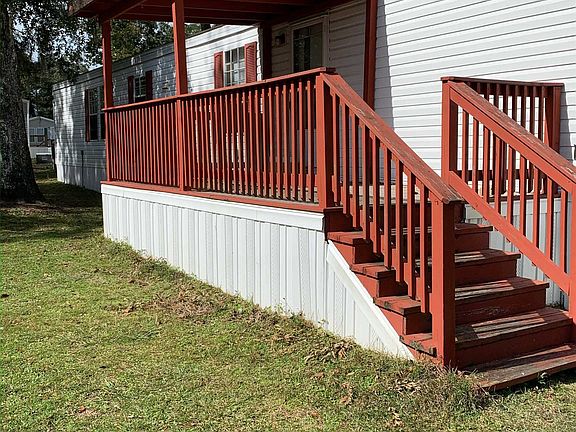 2nd image of 424 Blue Dolphin Ln