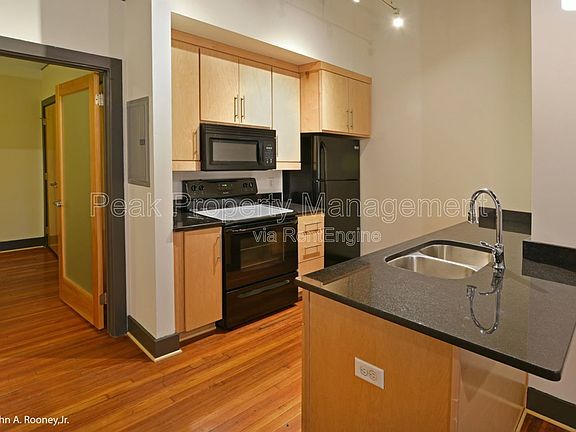 3rd image of 132 N Sycamore St APT 207