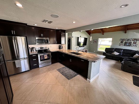 3rd image of 3665 W Bell Dr