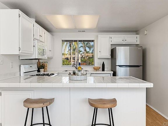 3rd image of 1330 Palomar Pl #7